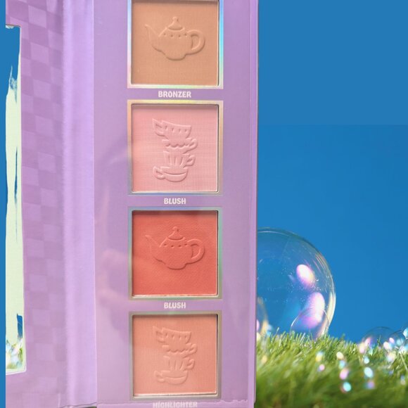 Disney Alice in Wonderland Complexion Palette, Highlighter, Blush & Bronzer, NIB - Picture 5 of 5